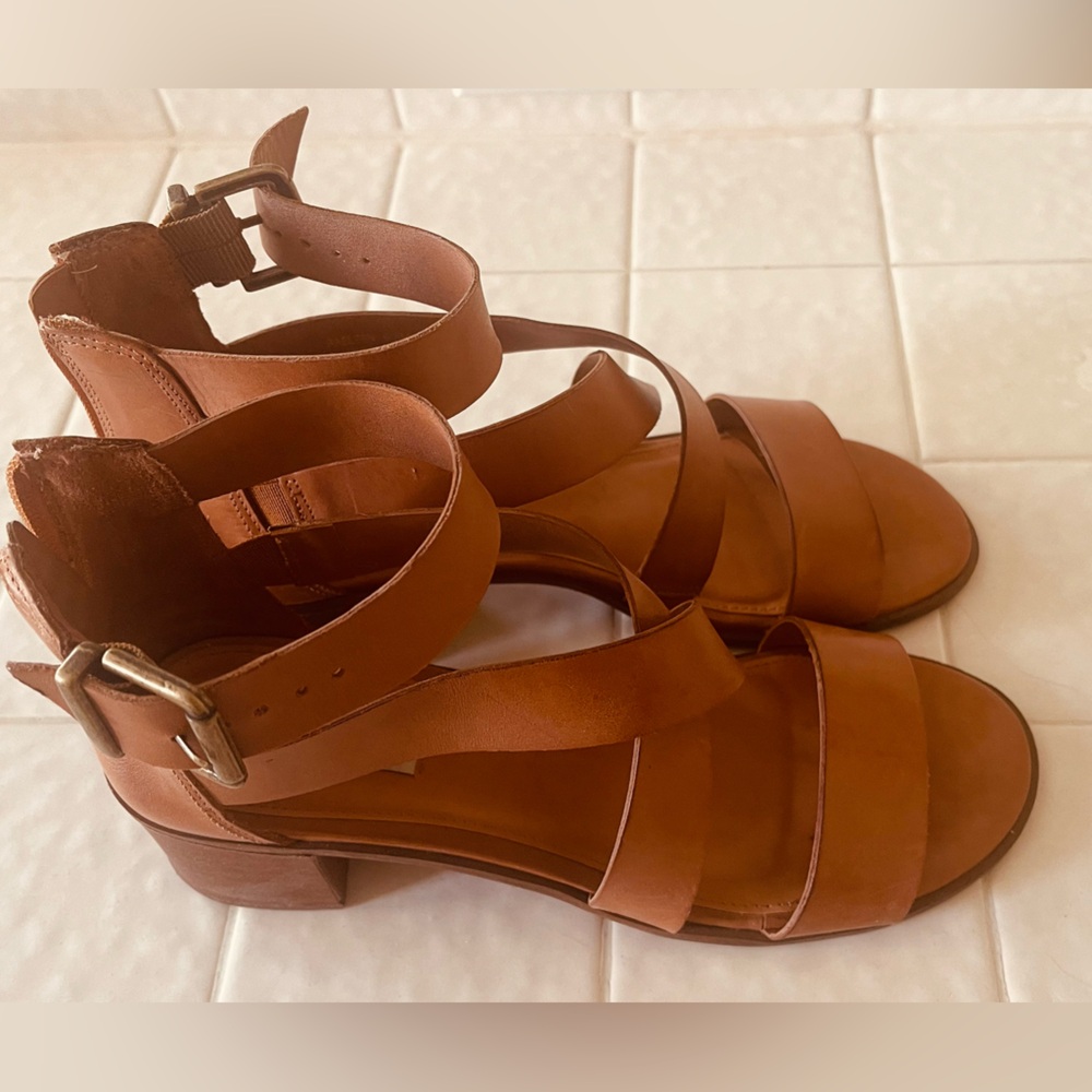 Steve Madden sandals 1.5” Heel